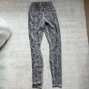 Alo yoga snakeskin high rise leggings
